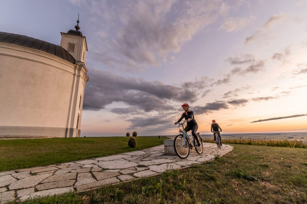 Projekt kód: GINOP-7.1.9-17-2018-00032Kerékpáros turistákat kiszolgáló létesítmények építése.
