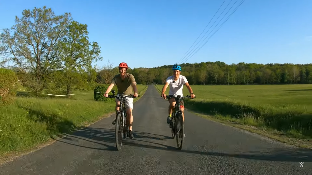 A vadonatúj sorozat célja, hogy népszerűsítse az aktív turizmust a fiatal korosztályok számára. A videósorozatban ismert youtuberek fedezik fel az ország tájegységeit lokálpatrióta túravezetők segítségével.