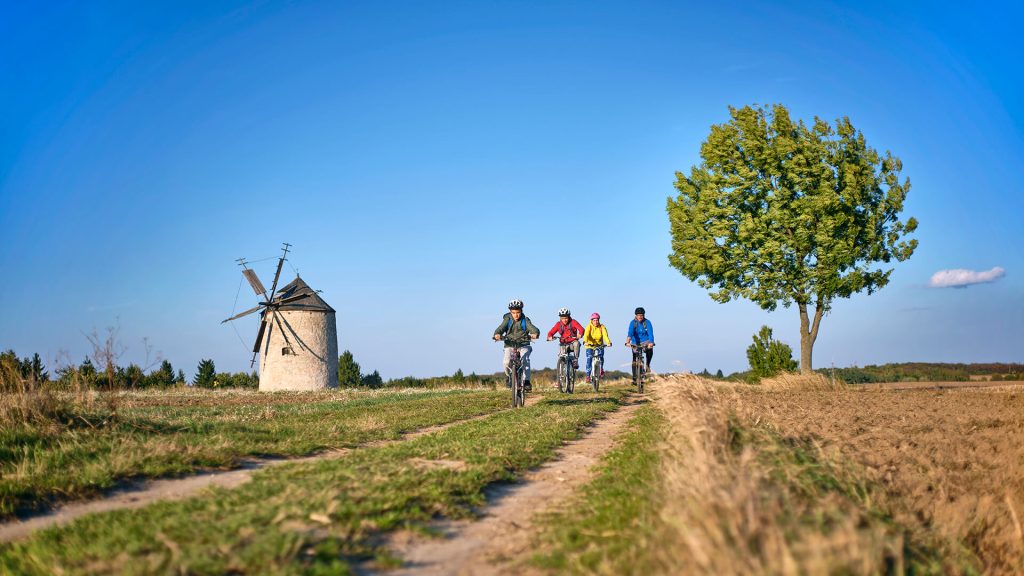 Új lendületet kap Veszprém vármegye aktív turizmusa. Egy konferencia keretein belül alakítják ki a résztvevők a fejlesztési irányokat.